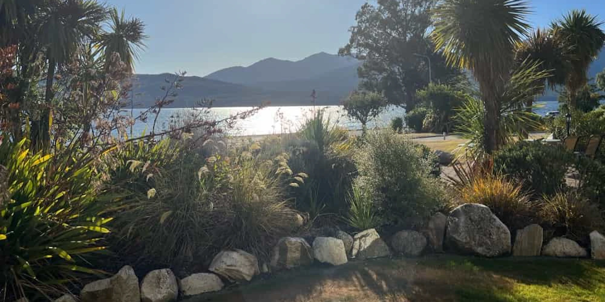 Te Anau pontoon and mountains