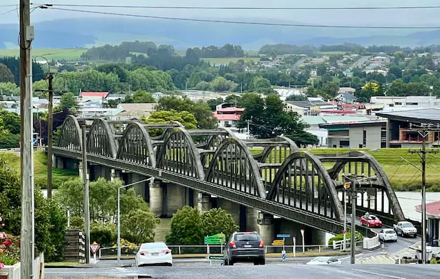 Balclutha, Leslie's birthplace