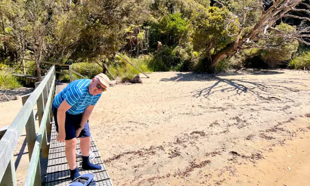 Rakiura - A shortcut between beaches.